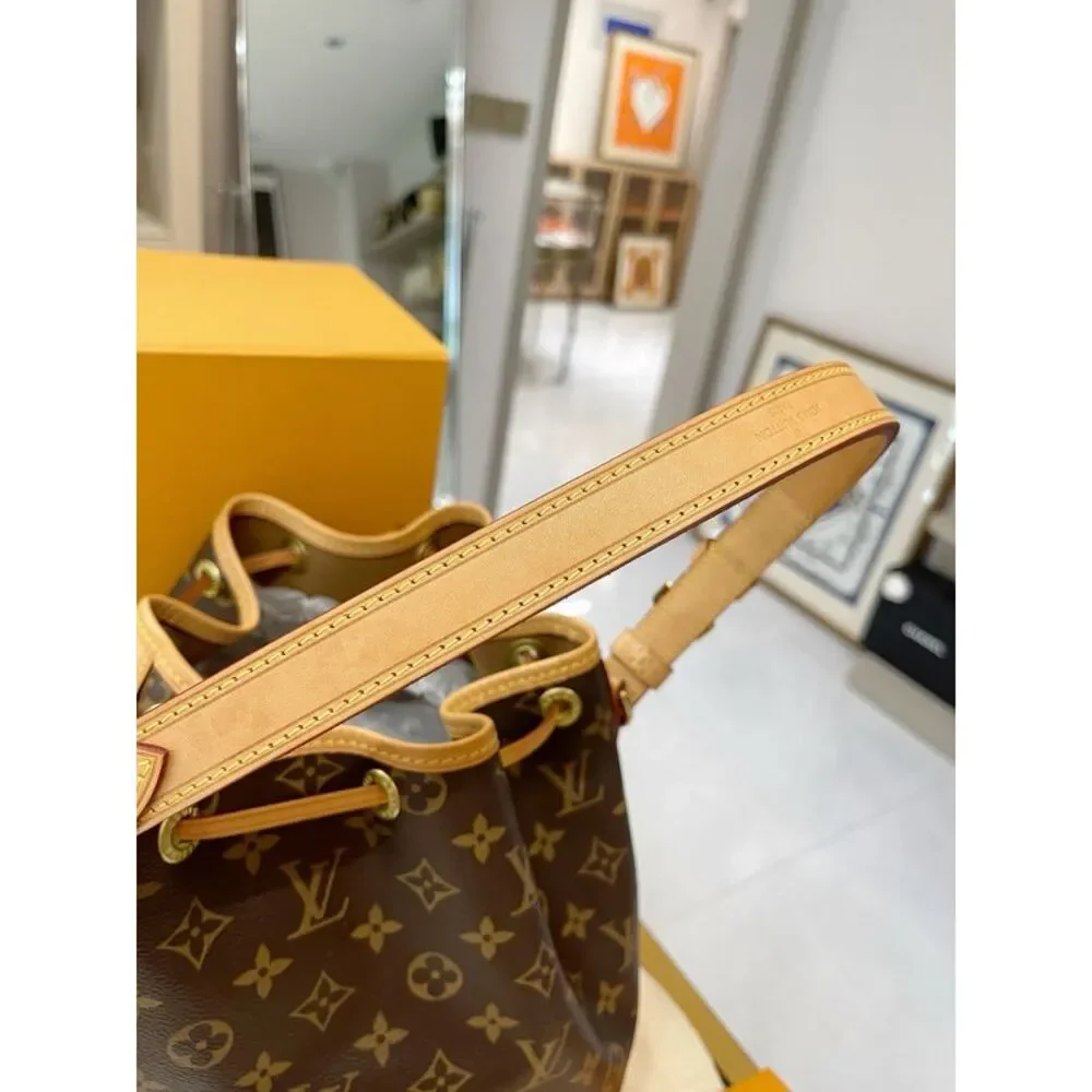 Louis Vuitton Women Pre-Loved Bag Very Good Condition
